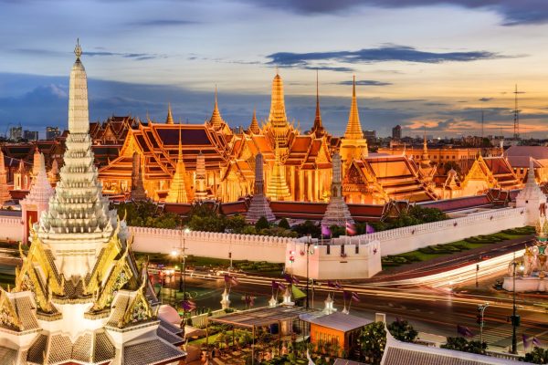 Thailand_Bangkok_Wat_Phra_Keo-Tempel_und_Wat_Arun_Tempel
